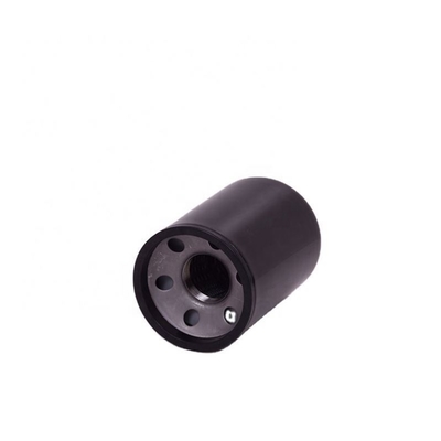 RE59754 Filtro de óleo para motores de tractor com acabamento preto e desenho giratório